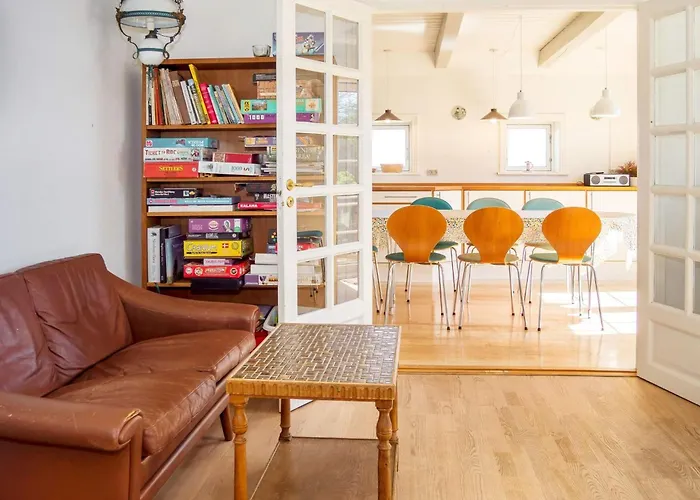 10 Person In * Thisted